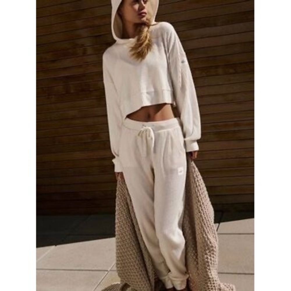 Alo Yoga Waffle Weekend Jogger Pants Bone Cream White Small W51125R